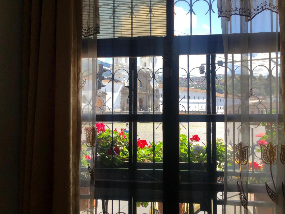 Hostal Benalcazar Quito Bagian luar foto