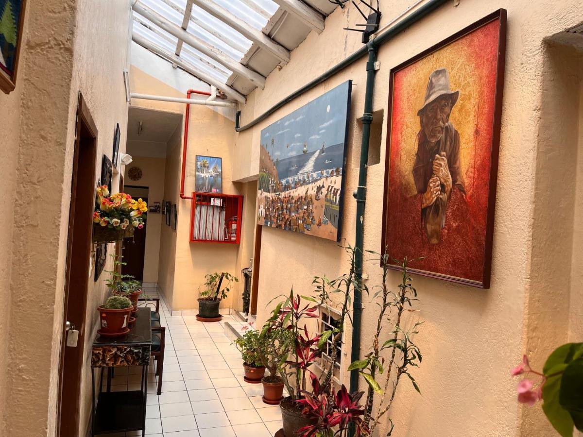 Hostal Benalcazar Quito Bagian luar foto