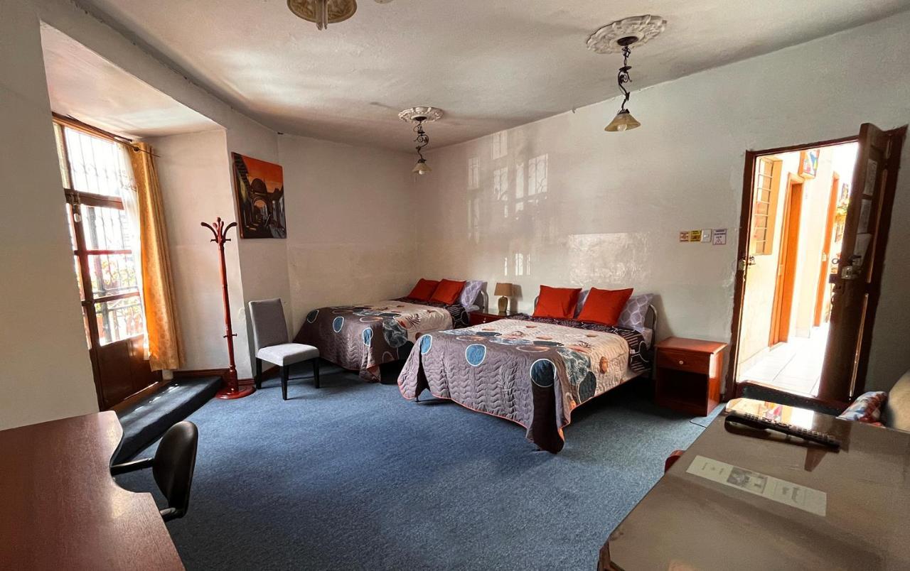Hostal Benalcazar Quito Bagian luar foto
