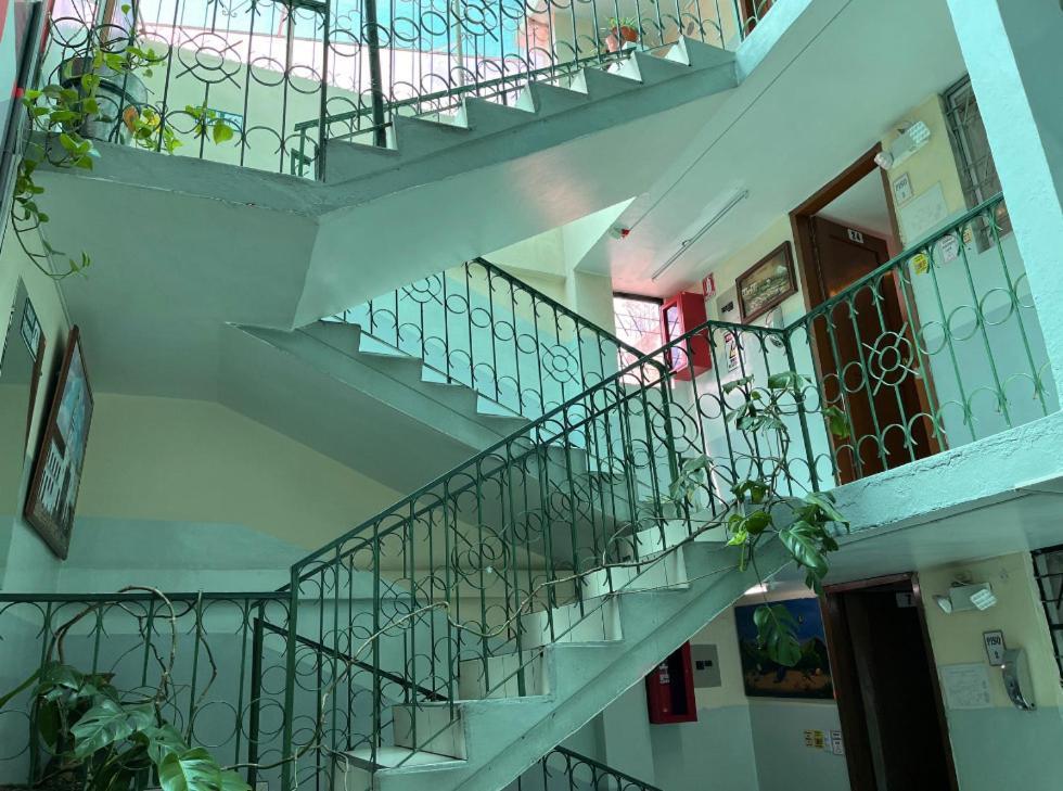Hostal Benalcazar Quito Bagian luar foto